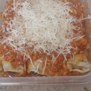 Canelones de verdura con salsa bologñesa la porción de 3 canelones